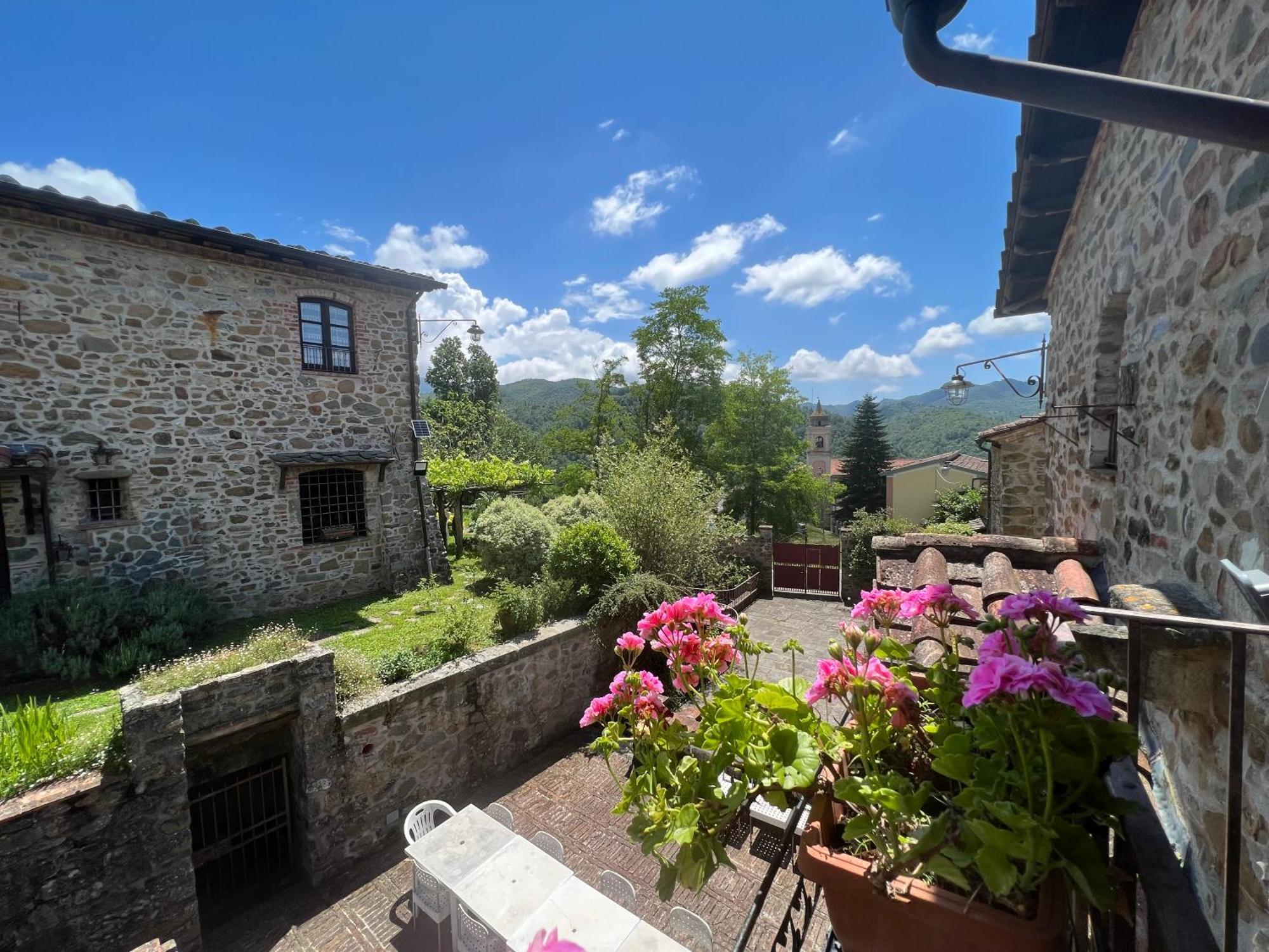 Podere Beatrice 20 Pax By Villasretreats Bardine di San Terenzo Luaran gambar
